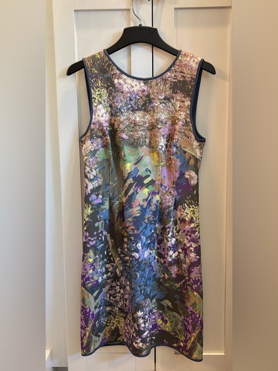 White House Black Market Dresses & Skirts - WHBM Floral Watercolor Scuba Lined dress in Size 8